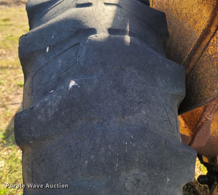 image for item LM9618 John Deere 401B  tractor