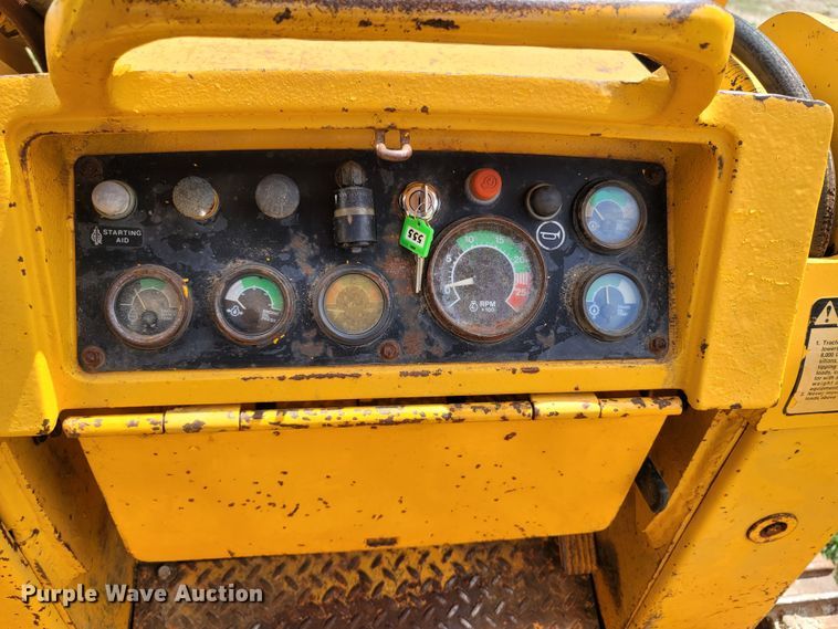 image for item LM9620 1977 John Deere 555  track loader