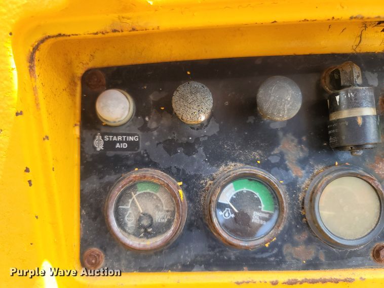 image for item LM9620 1977 John Deere 555  track loader