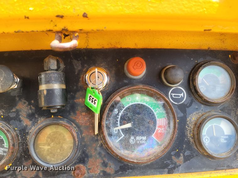 image for item LM9620 1977 John Deere 555  track loader