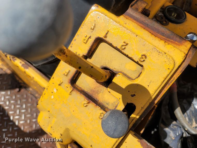 image for item LM9620 1977 John Deere 555  track loader