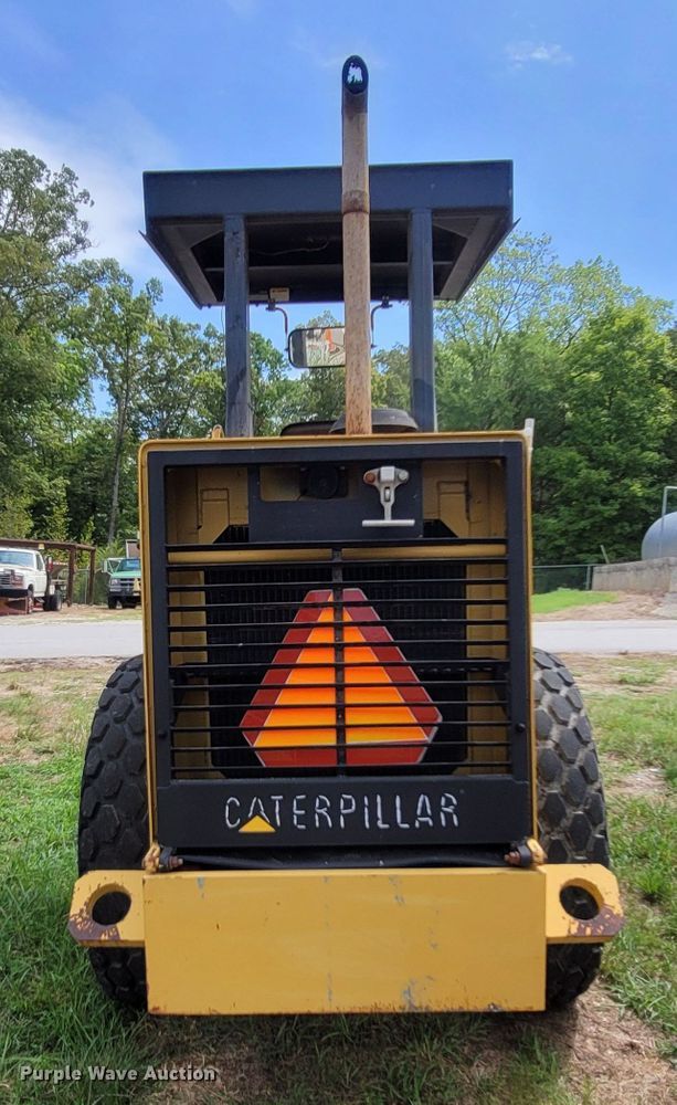 image for item LM9621 1995 Caterpillar CS433C  single drum vibratory roller