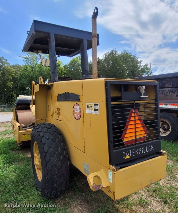 image for item LM9621 1995 Caterpillar CS433C  single drum vibratory roller