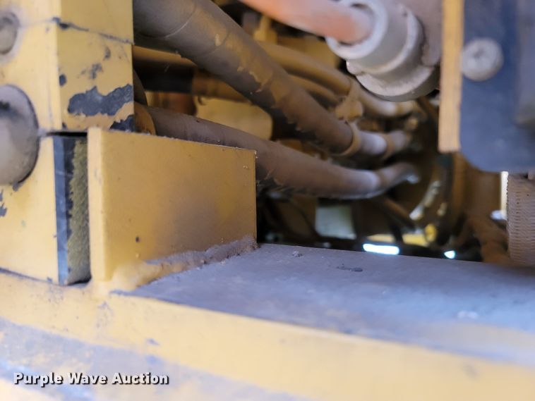 image for item LM9621 1995 Caterpillar CS433C  single drum vibratory roller