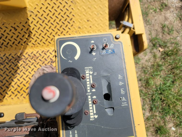 image for item LM9621 1995 Caterpillar CS433C  single drum vibratory roller