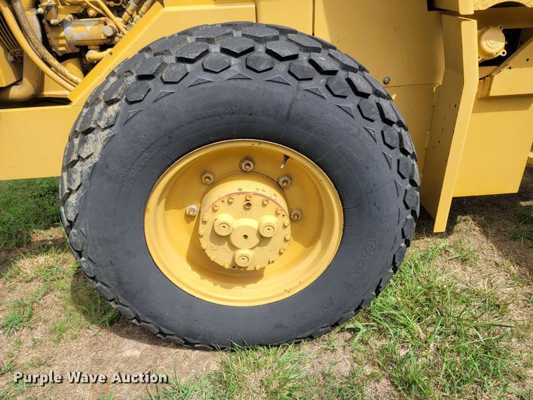 image for item LM9621 1995 Caterpillar CS433C  single drum vibratory roller