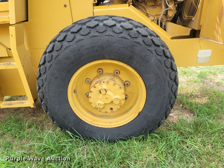 image for item LM9621 1995 Caterpillar CS433C  single drum vibratory roller