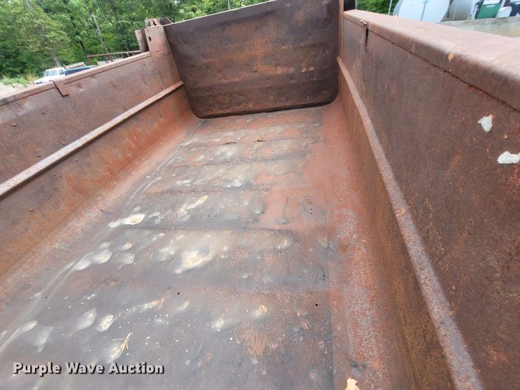 image for item LM9622 1984 Mack RD686S  dump truck