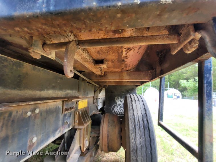 image for item LM9622 1984 Mack RD686S  dump truck