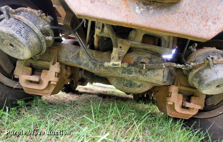 image for item LM9622 1984 Mack RD686S  dump truck