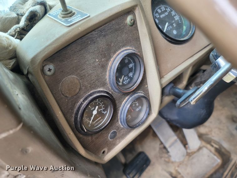 image for item LM9622 1984 Mack RD686S  dump truck