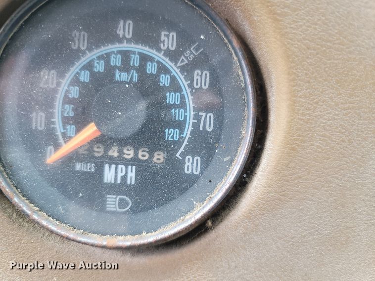 image for item LM9622 1984 Mack RD686S  dump truck