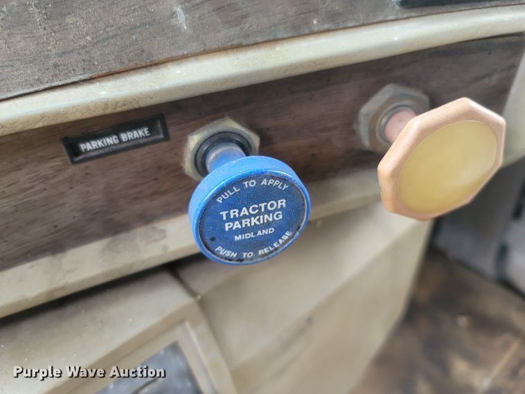 image for item LM9622 1984 Mack RD686S  dump truck