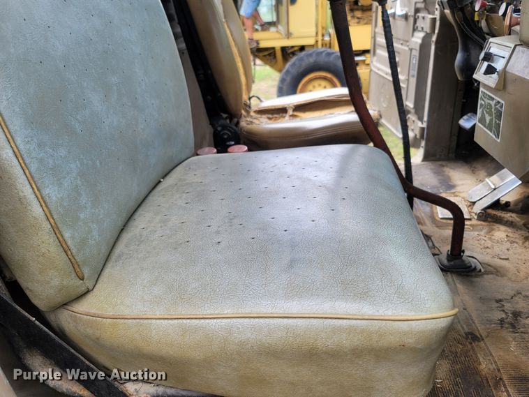 image for item LM9622 1984 Mack RD686S  dump truck