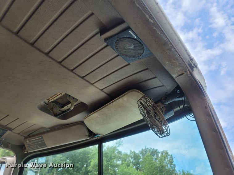 image for item LM9622 1984 Mack RD686S  dump truck