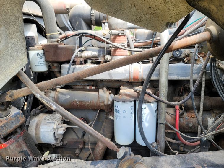 image for item LM9622 1984 Mack RD686S  dump truck