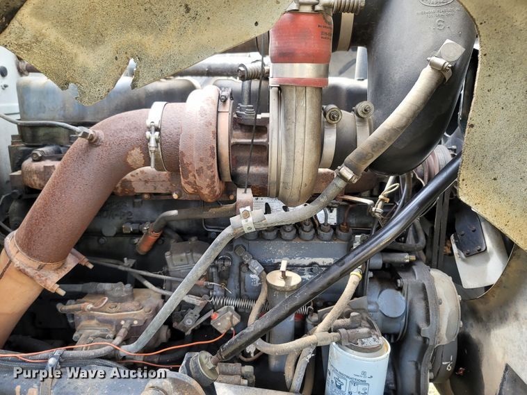 image for item LM9622 1984 Mack RD686S  dump truck