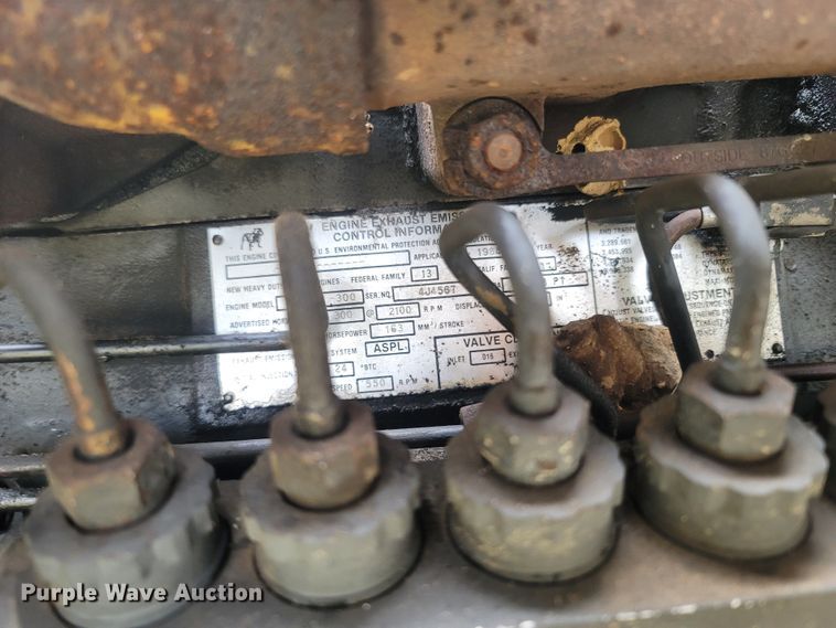 image for item LM9622 1984 Mack RD686S  dump truck