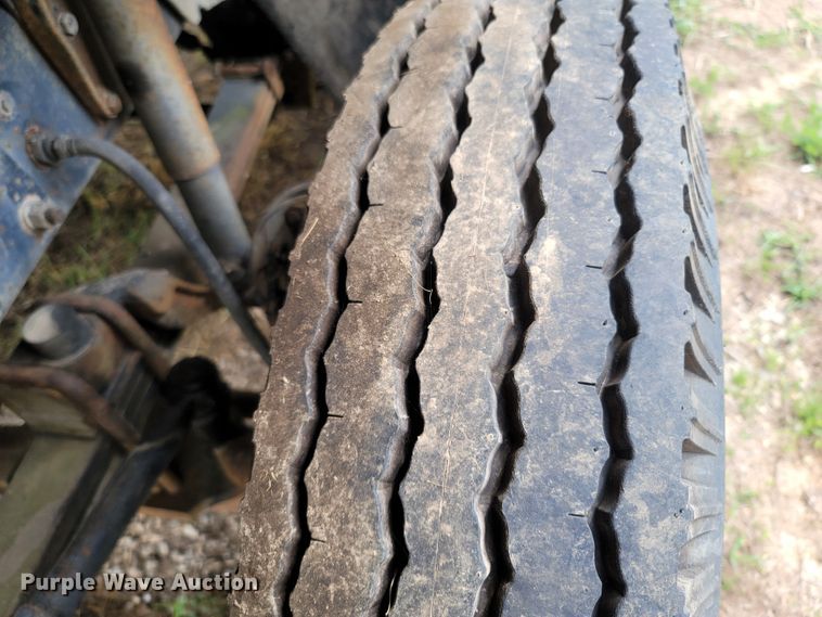 image for item LM9622 1984 Mack RD686S  dump truck