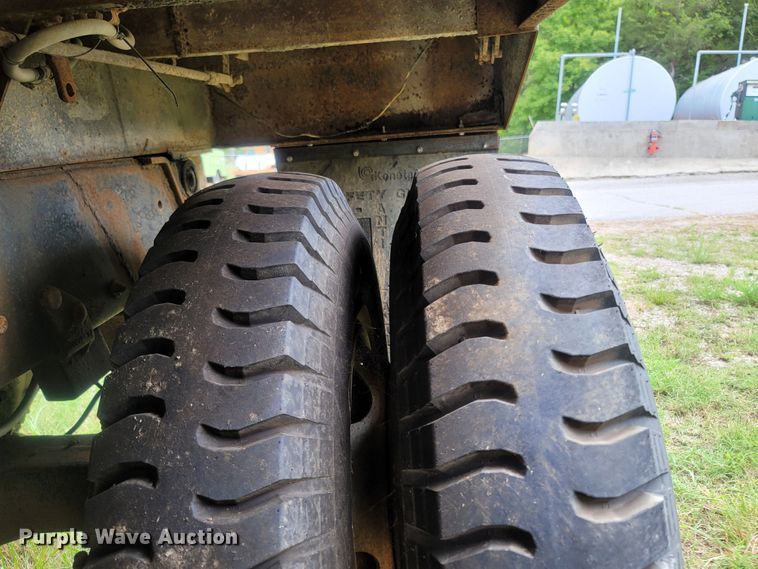 image for item LM9622 1984 Mack RD686S  dump truck