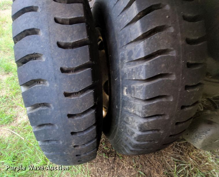 image for item LM9622 1984 Mack RD686S  dump truck