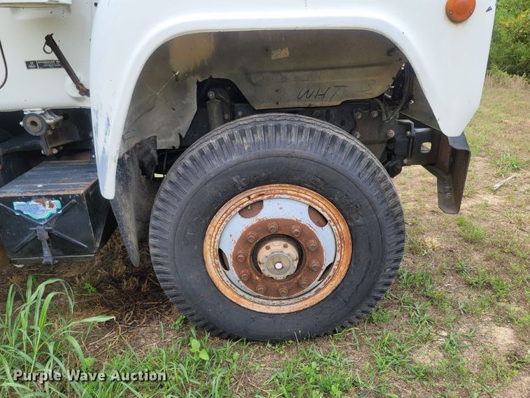 image for item LM9622 1984 Mack RD686S  dump truck