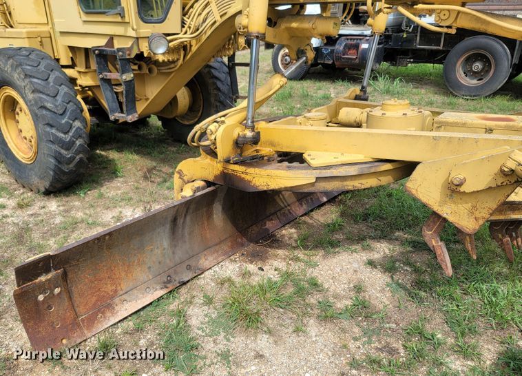 image for item LM9623 1992 Caterpillar 120G  motor grader