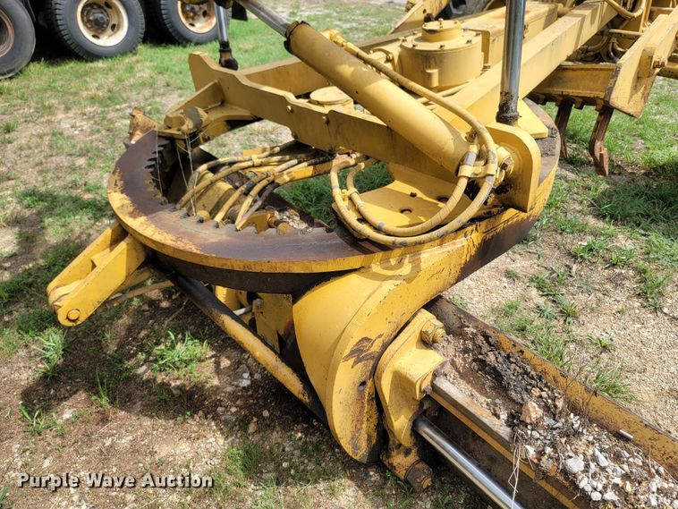 image for item LM9623 1992 Caterpillar 120G  motor grader