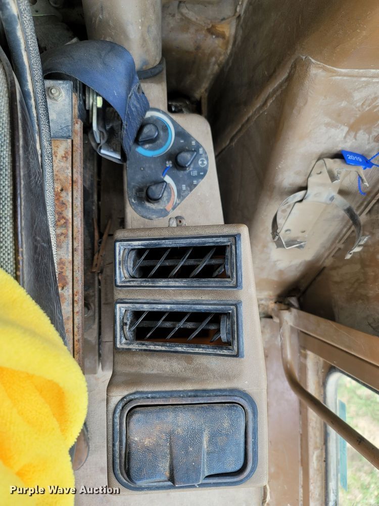 image for item LM9623 1992 Caterpillar 120G  motor grader