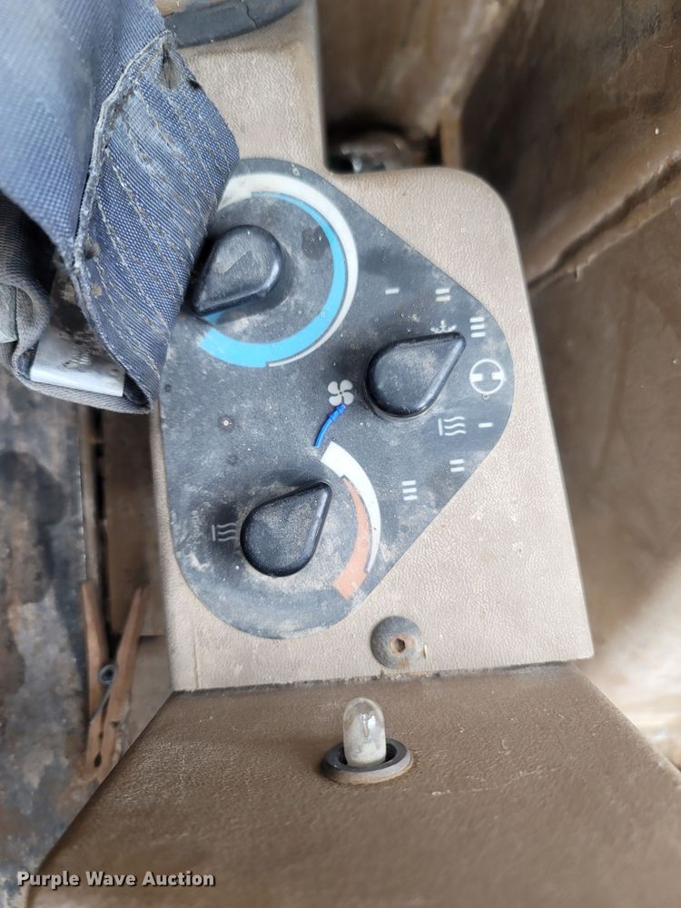 image for item LM9623 1992 Caterpillar 120G  motor grader