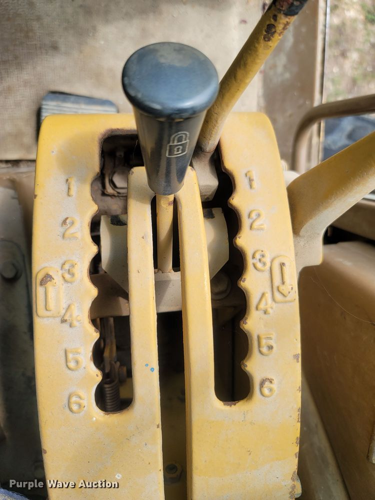 image for item LM9623 1992 Caterpillar 120G  motor grader