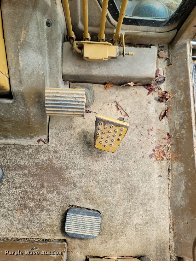 image for item LM9623 1992 Caterpillar 120G  motor grader