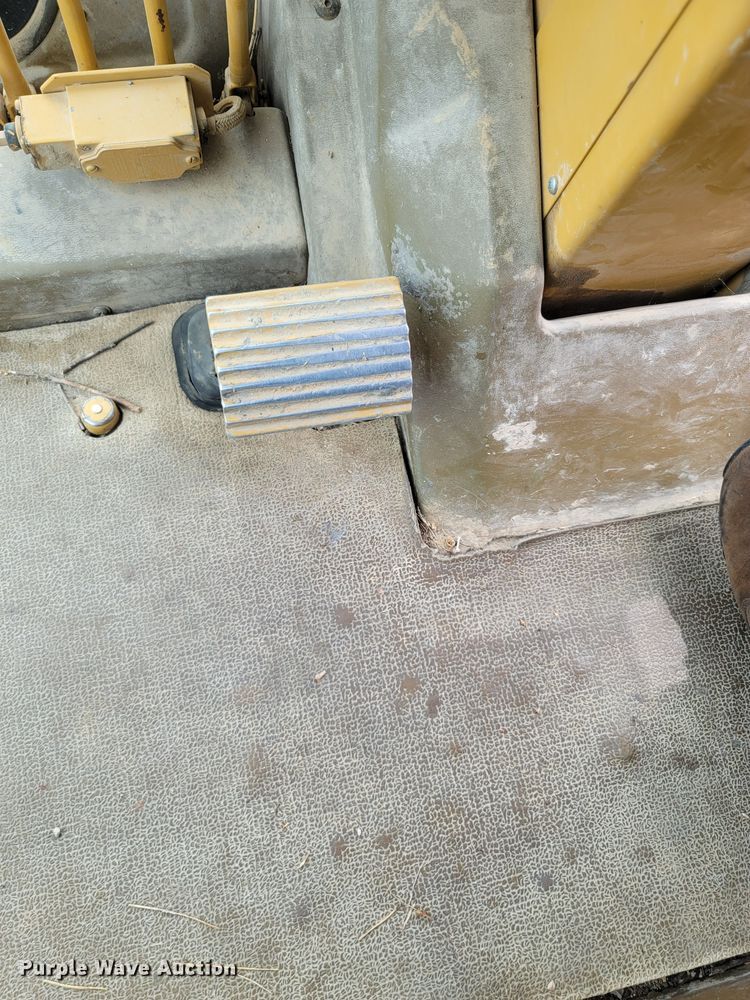 image for item LM9623 1992 Caterpillar 120G  motor grader