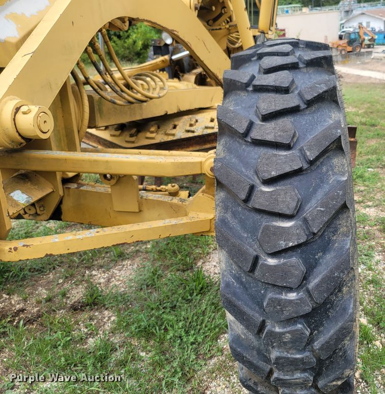 image for item LM9623 1992 Caterpillar 120G  motor grader