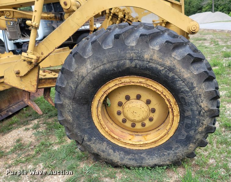 image for item LM9623 1992 Caterpillar 120G  motor grader
