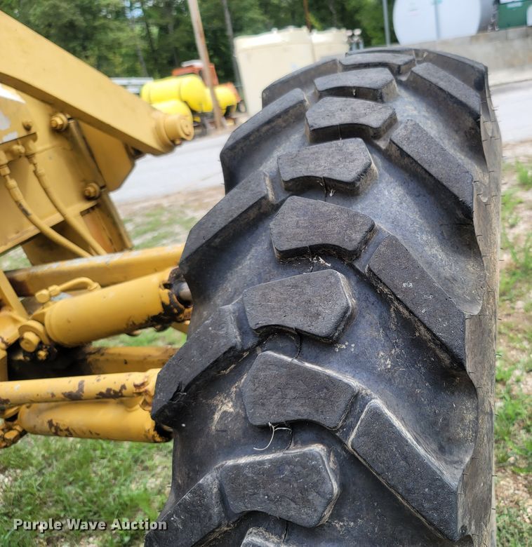 image for item LM9623 1992 Caterpillar 120G  motor grader