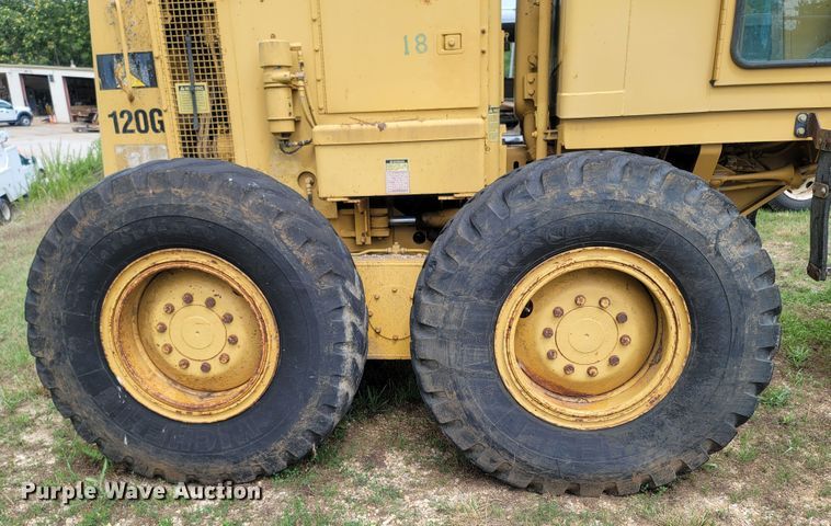 image for item LM9623 1992 Caterpillar 120G  motor grader