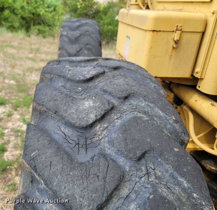 image for item LM9623 1992 Caterpillar 120G  motor grader