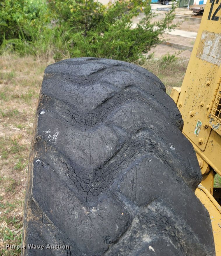 image for item LM9623 1992 Caterpillar 120G  motor grader