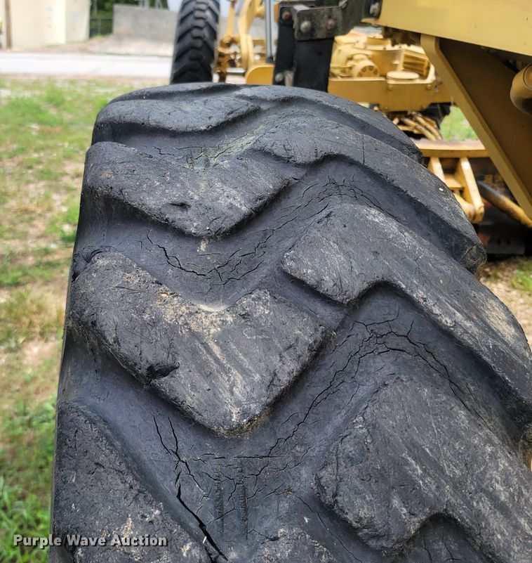 image for item LM9623 1992 Caterpillar 120G  motor grader