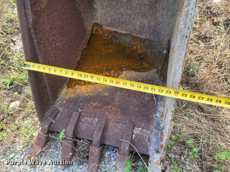 image for item LM9626 (3) Case buckets