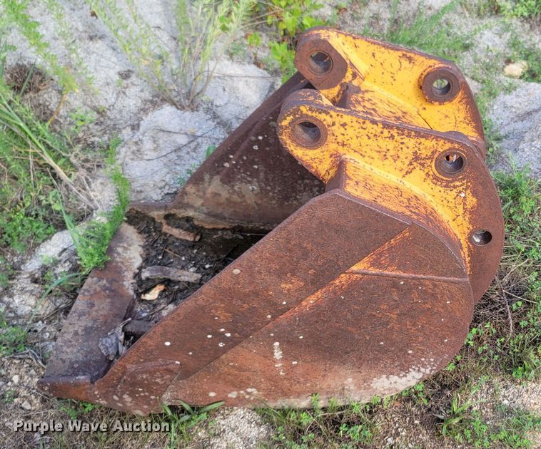 image for item LM9626 (3) Case buckets