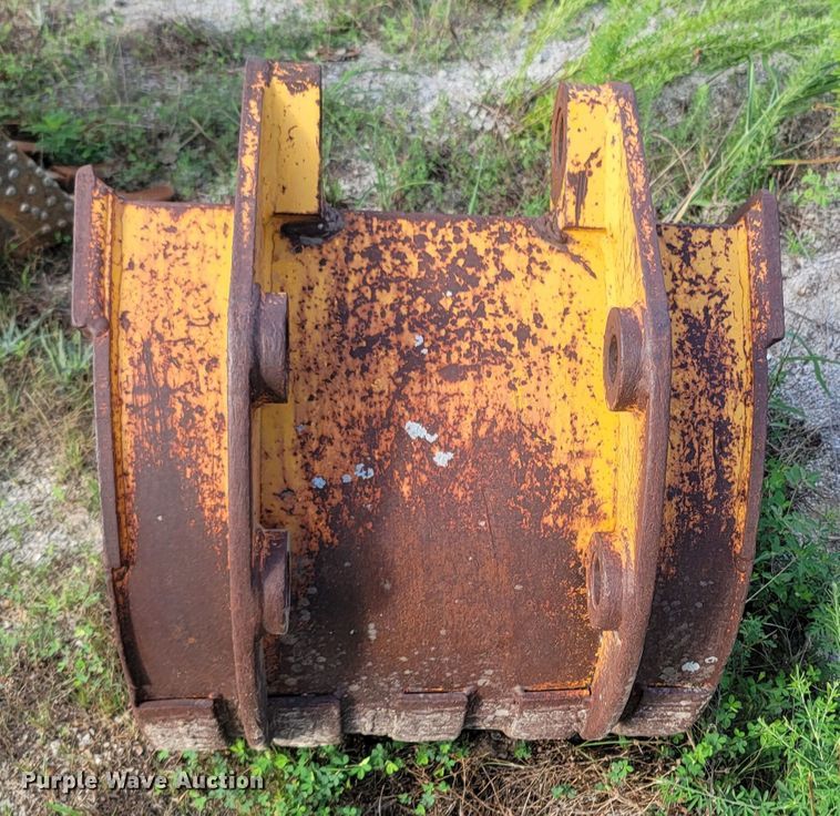 image for item LM9626 (3) Case buckets