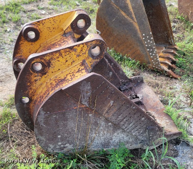 image for item LM9626 (3) Case buckets