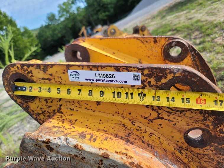 image for item LM9626 (3) Case buckets