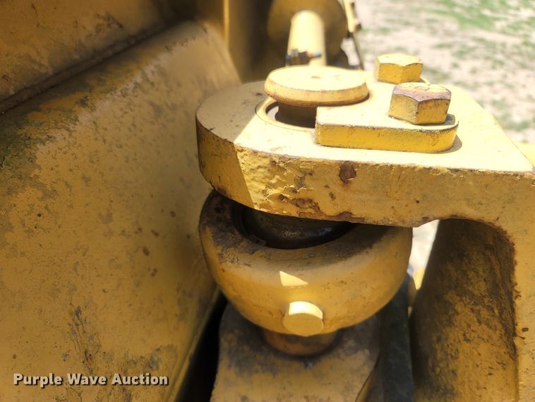 image for item LM9630 1990 Caterpillar D4H  dozer