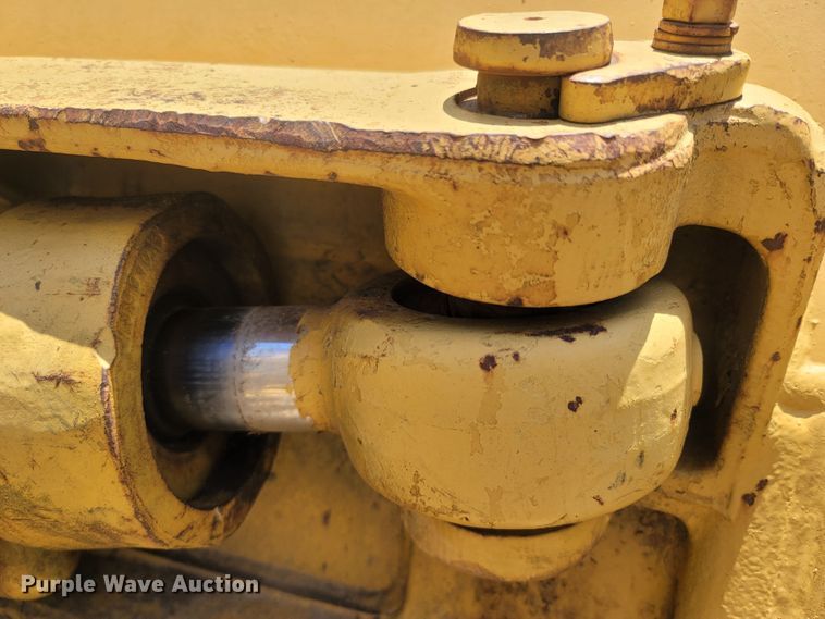 image for item LM9630 1990 Caterpillar D4H  dozer