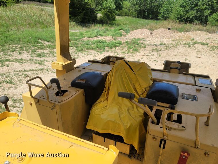 image for item LM9630 1990 Caterpillar D4H  dozer