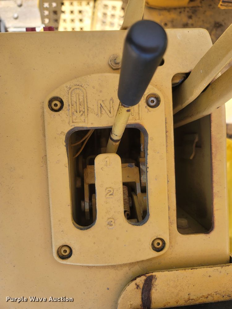 image for item LM9630 1990 Caterpillar D4H  dozer