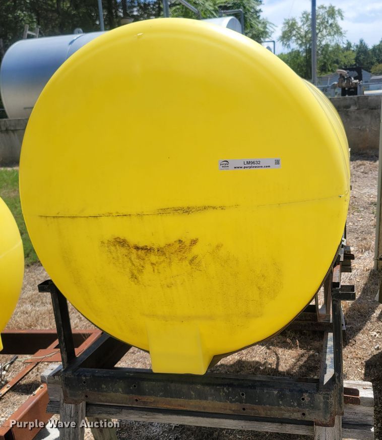 image for item LM9632 Poly tank